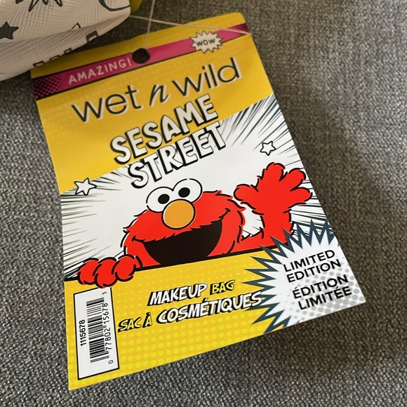 wet n wild Sesame Street Makeup Bag - Picture 6 of 7